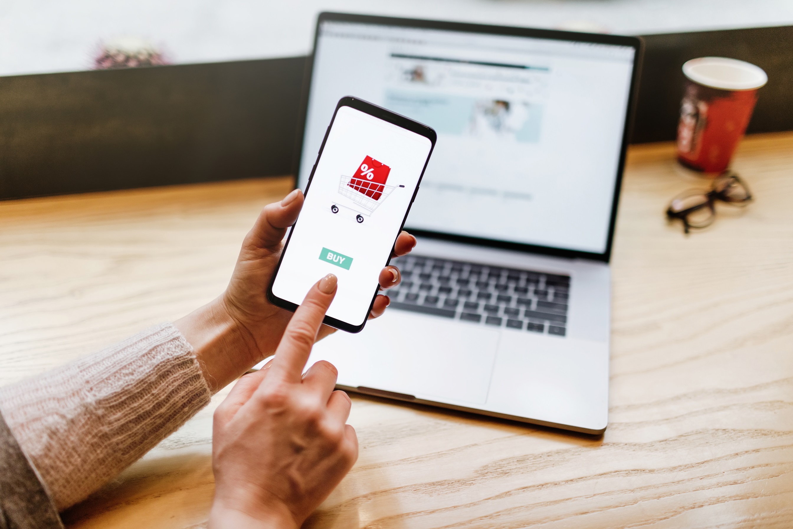 Błędna cena produktu – jakie są skutki dla sprzedającego?